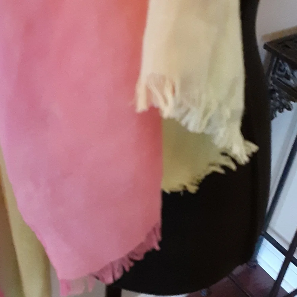 Vince Camuto sheer pink aqua yellow tan hombre rectangle scarf fringed edge EUC…